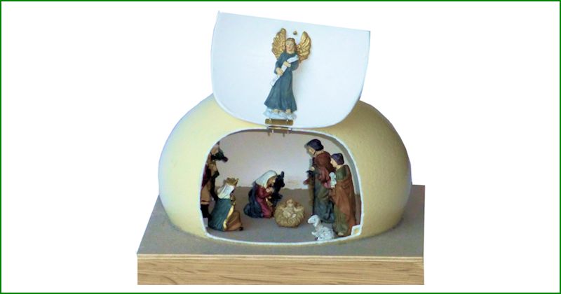 Struisvogelei met kerststal